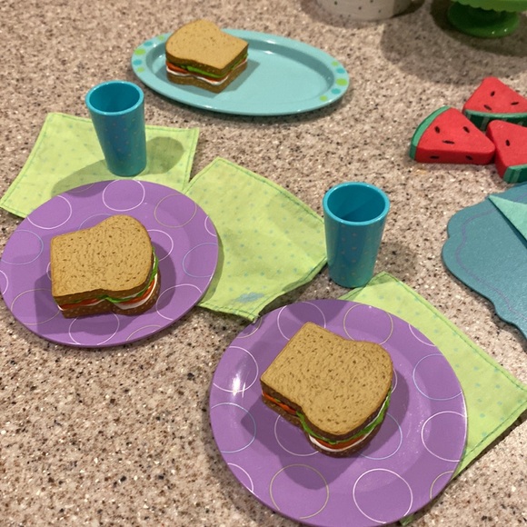 AMERICAN GIRL Chrissa Party Table Trends - Accessories - Retired - Picture 4 of 4